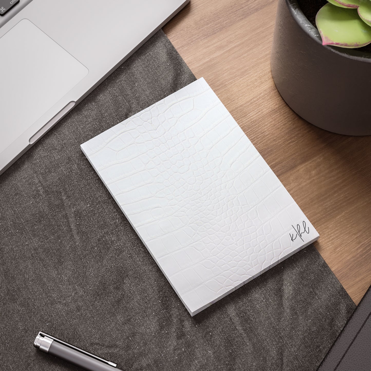 White Alligator Post-it® Note Pad | Luxe Faux Skin-Inspired Memo Pad