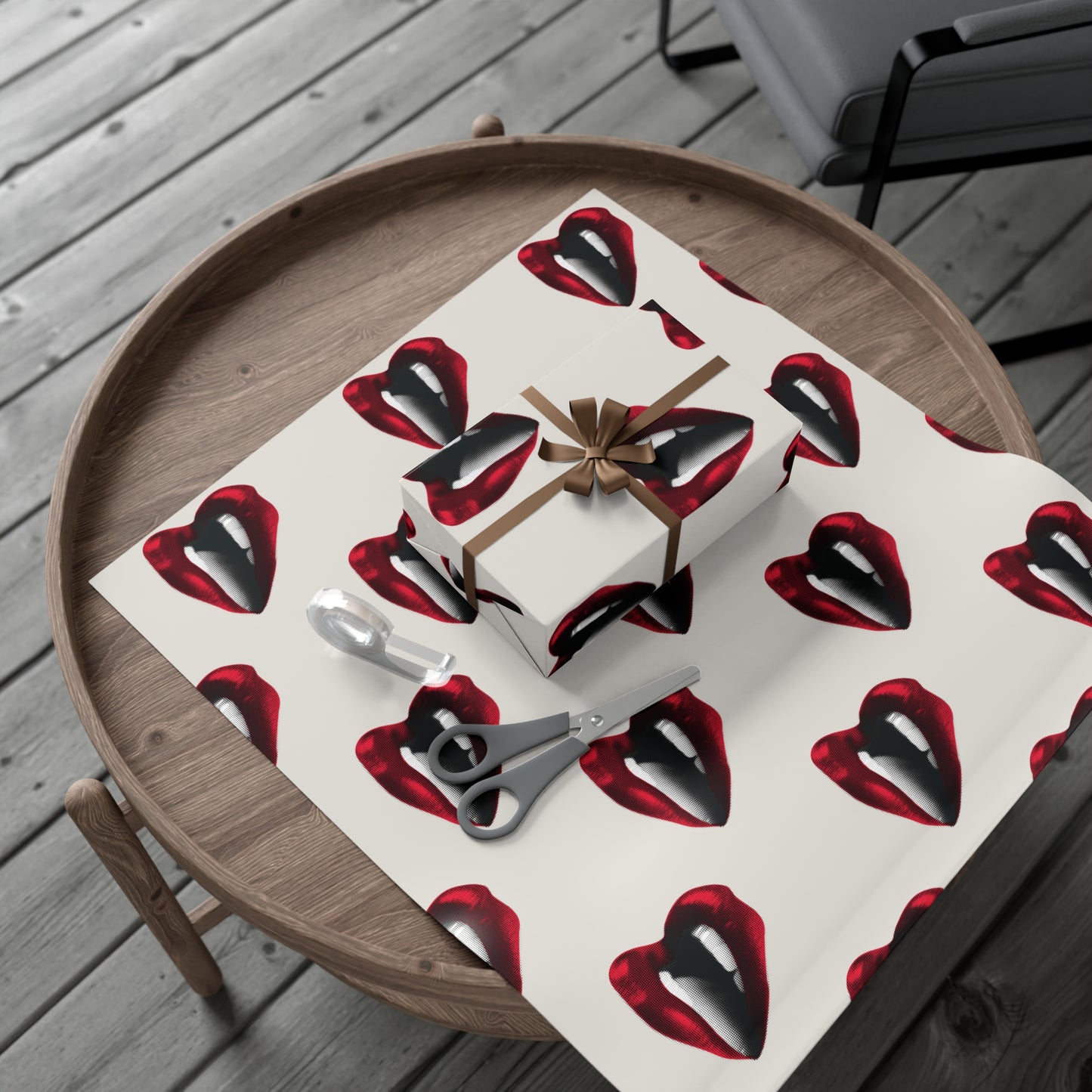 Vintage Red Lips Gift Wrapping Paper ā Glossy Pop Art Mouths on Bone Color
