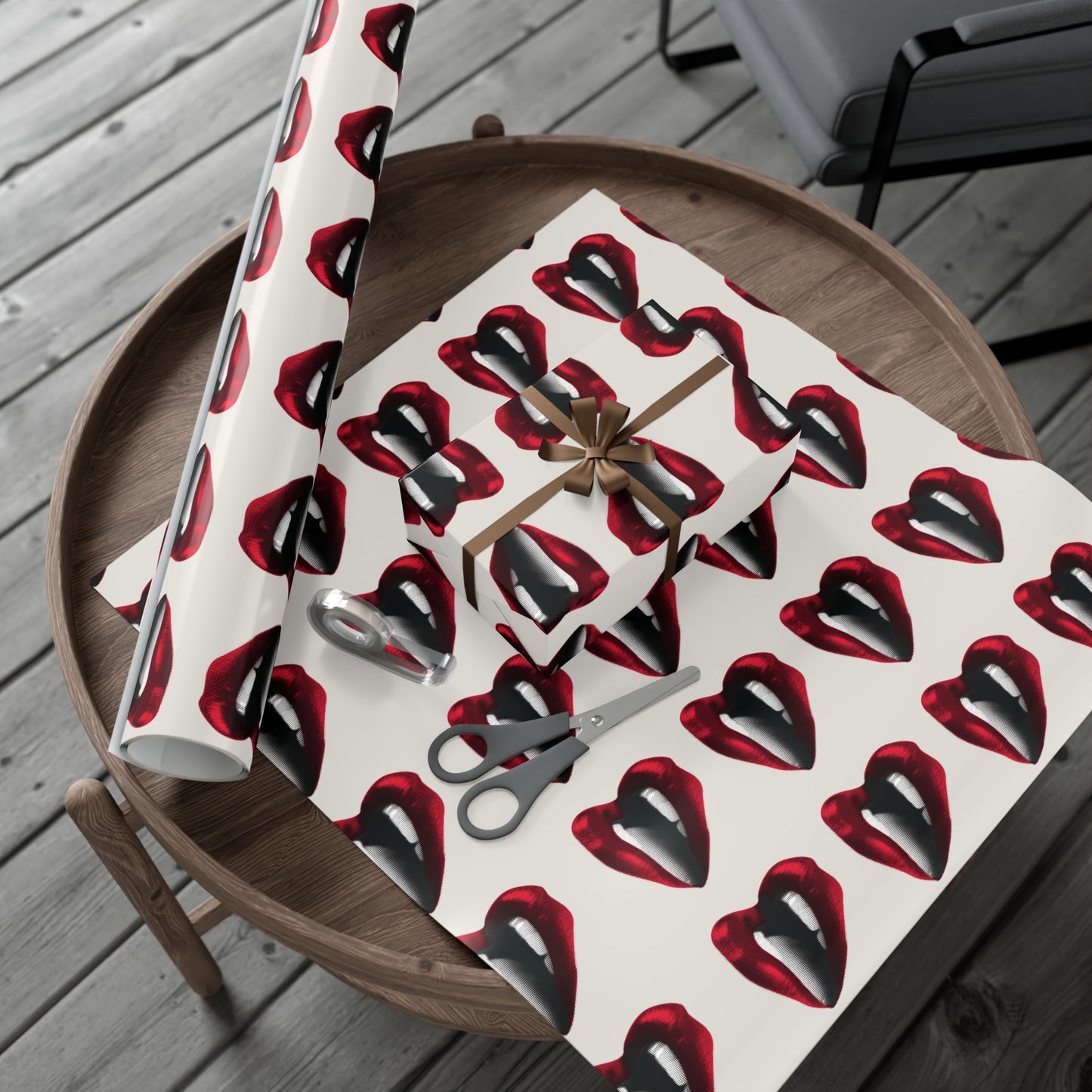 Vintage Red Lips Gift Wrapping Paper ā Glossy Pop Art Mouths on Bone Color