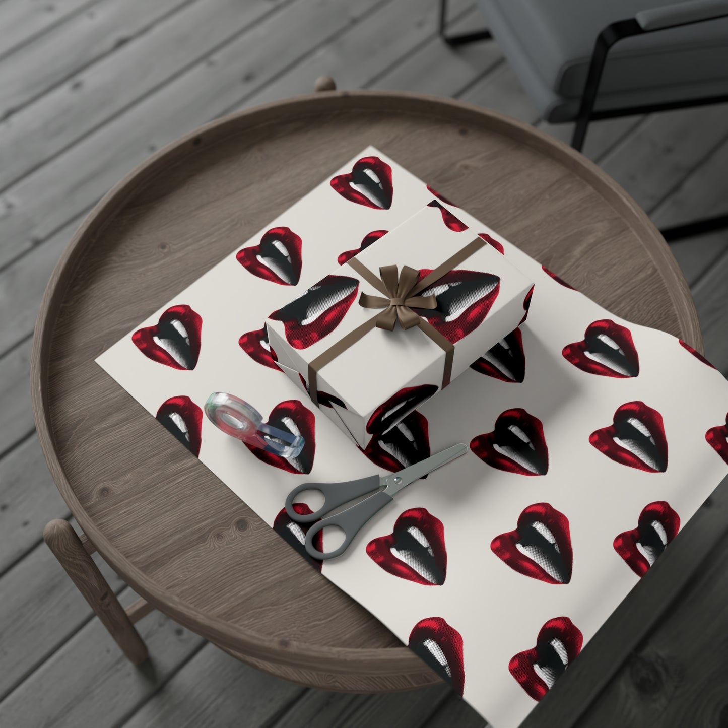 Vintage Red Lips Gift Wrapping Paper – Glossy Pop Art Mouths on Bone Color