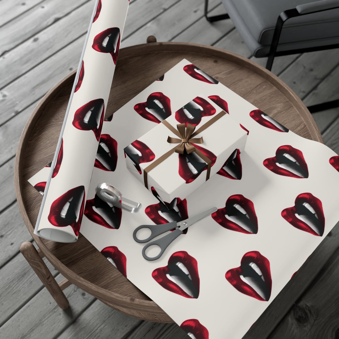 Vintage Red Lips Gift Wrapping Paper – Glossy Pop Art Mouths on Bone Color
