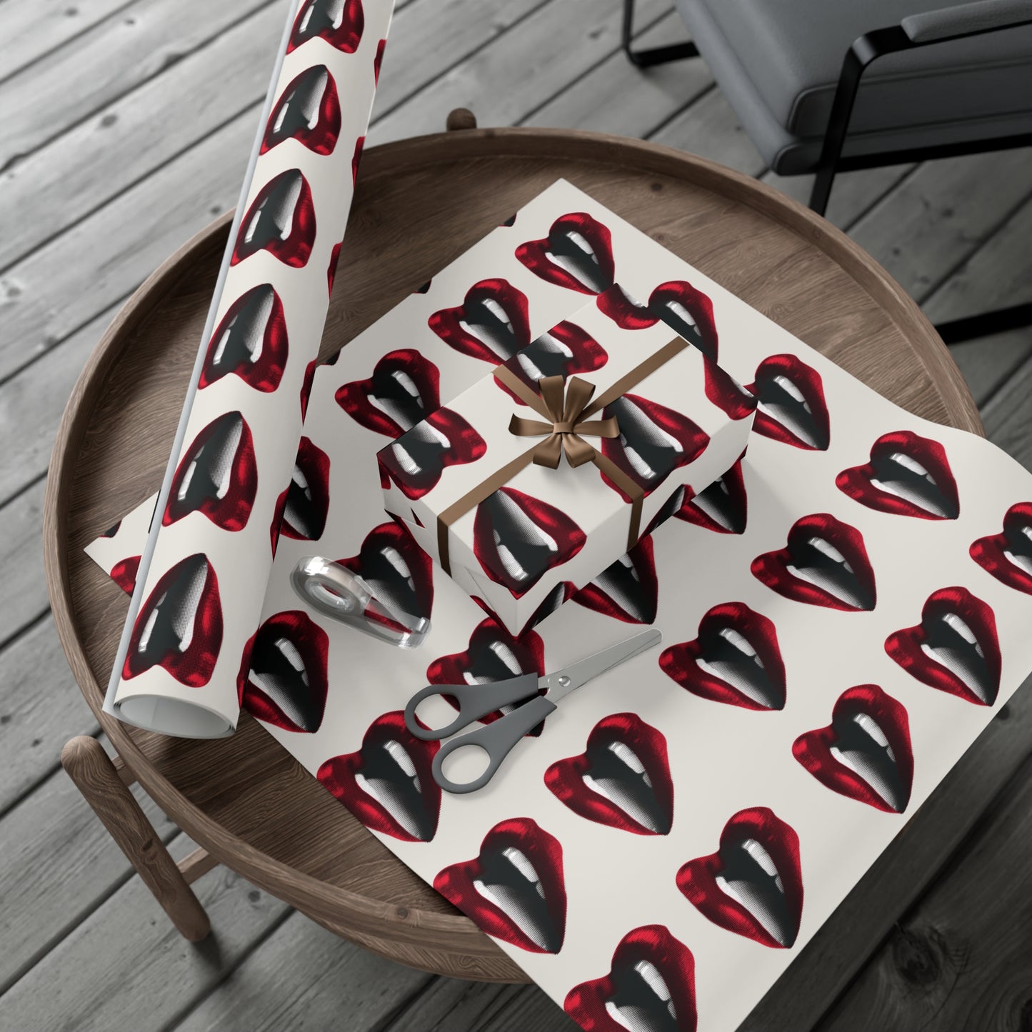Vintage Red Lips Gift Wrapping Paper ā Glossy Pop Art Mouths on Bone Color