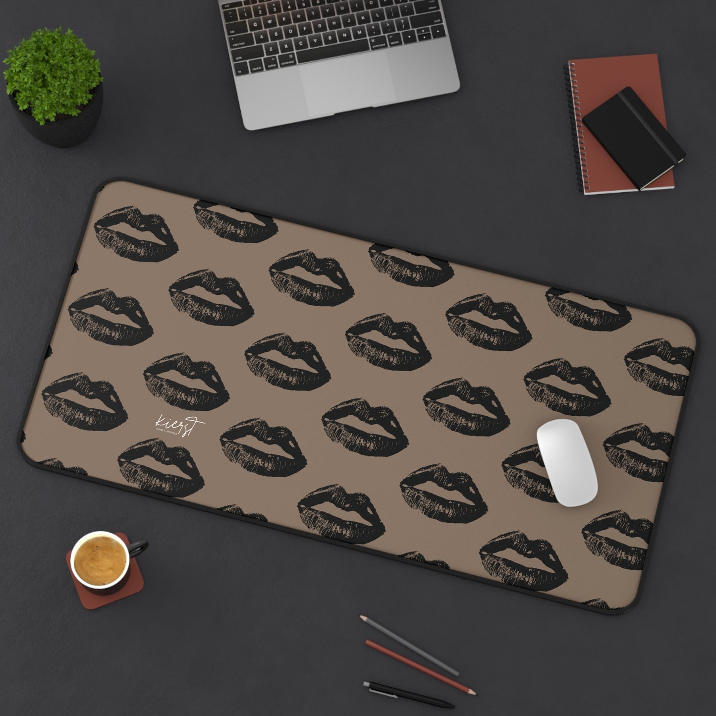 Black Lips on Mocha Desk Mat