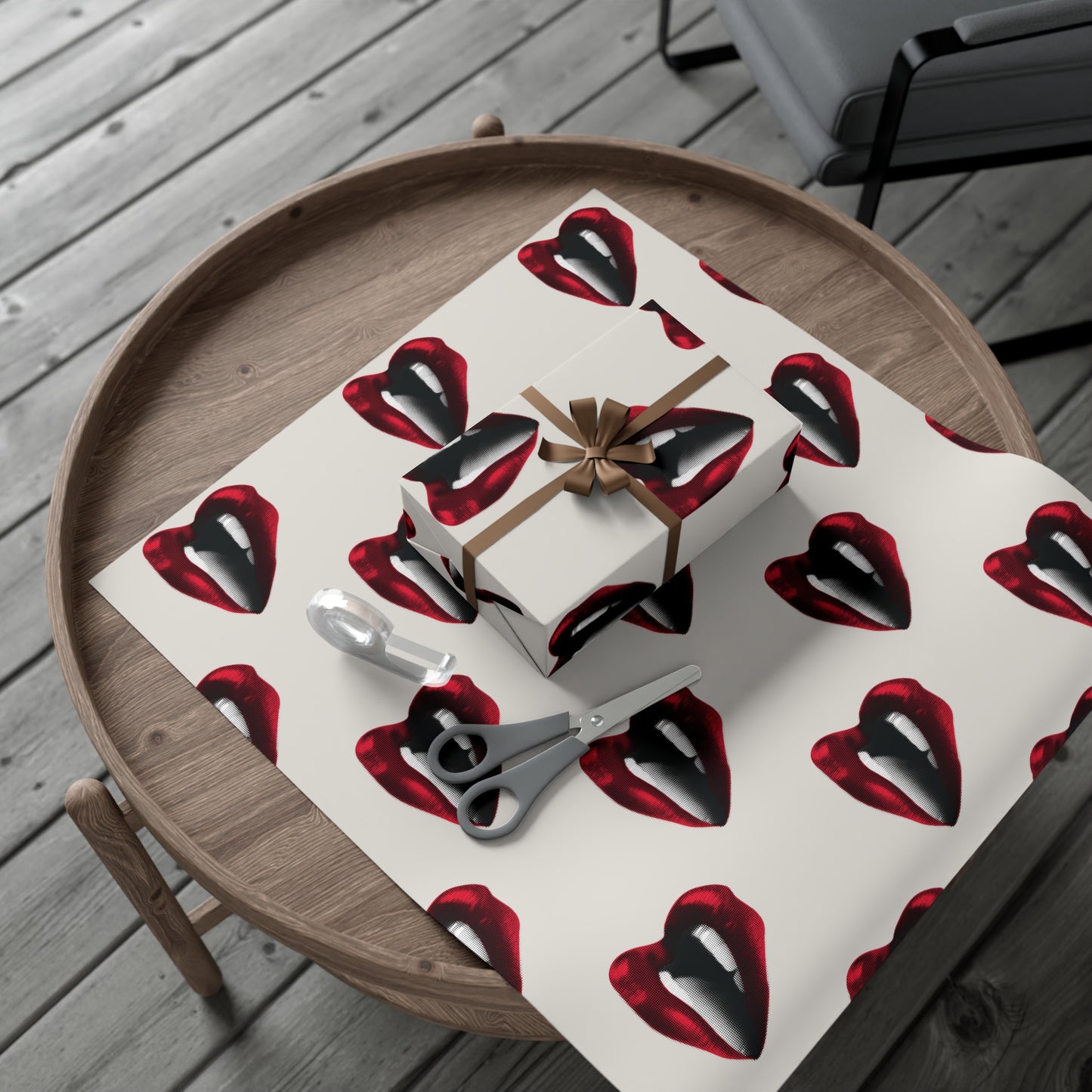 Vintage Red Lips Gift Wrapping Paper ā Glossy Pop Art Mouths on Bone Color