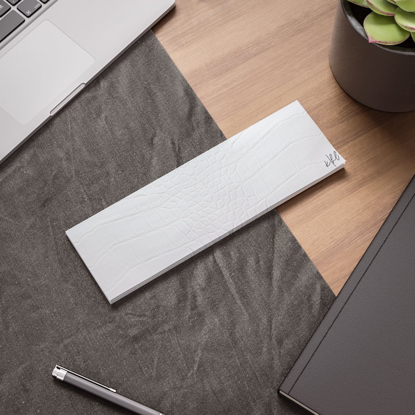 White Alligator Post-it® Note Pad | Luxe Faux Skin-Inspired Memo Pad