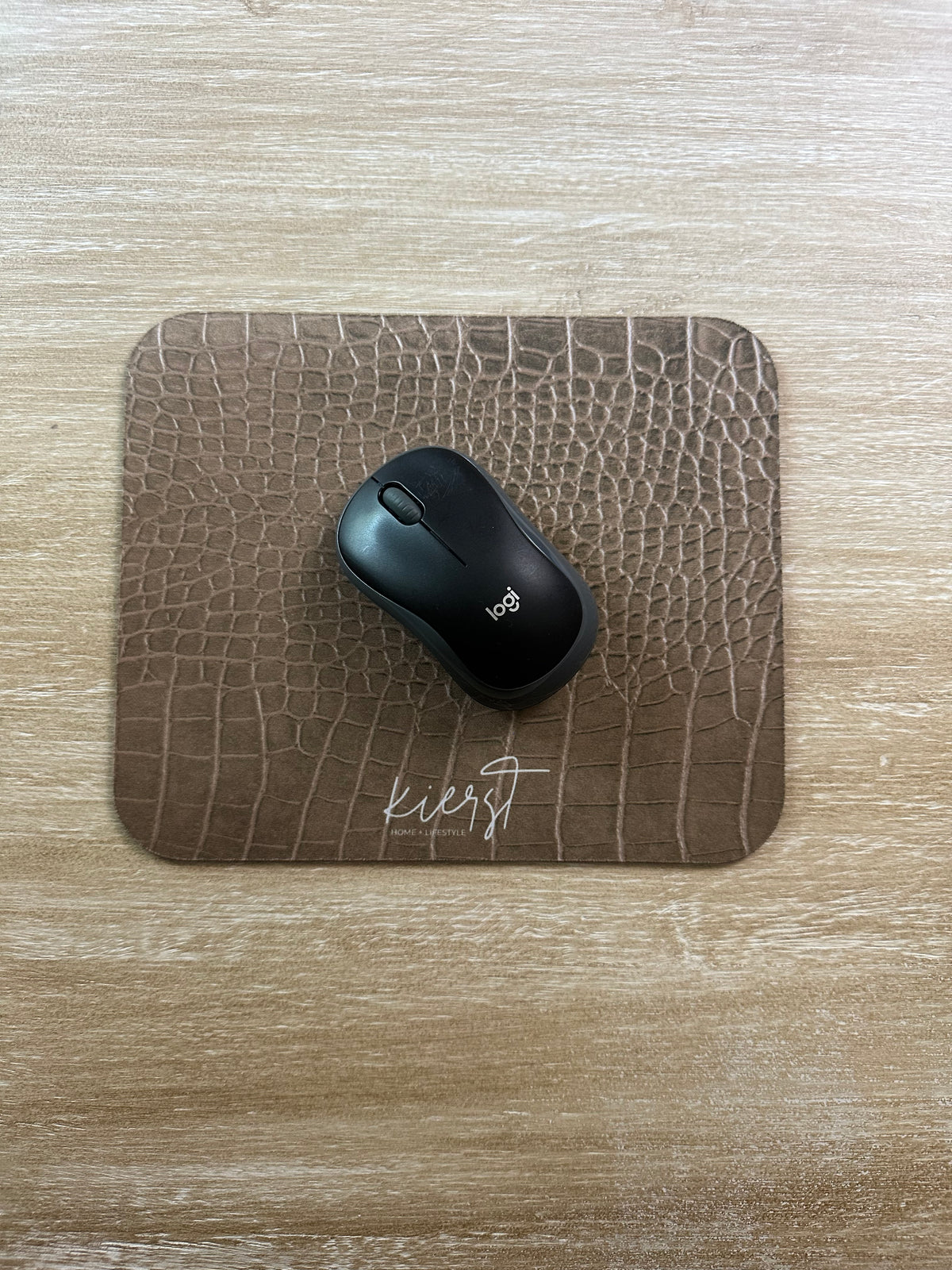 Tan Alligator Print Mouse Pad