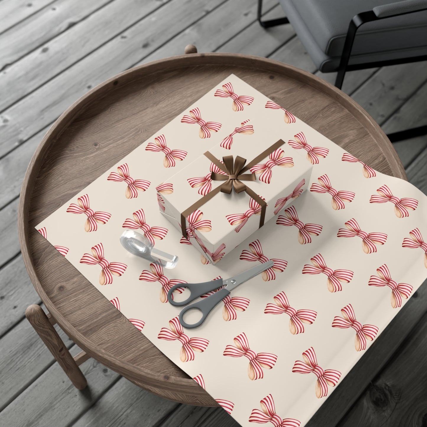 Red and Cream Bow Gift Wrapping Paper