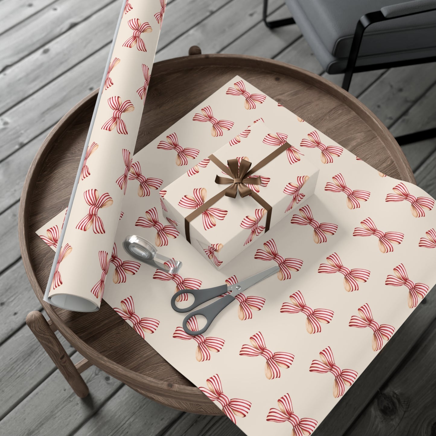 Red and Cream Bow Gift Wrapping Paper