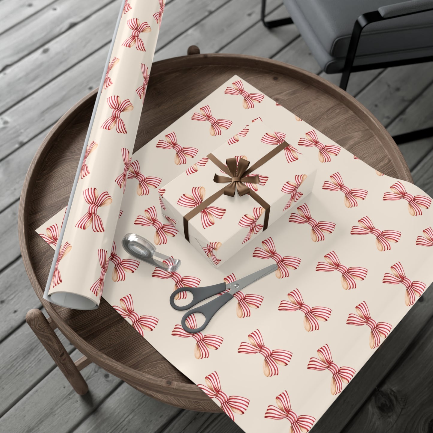 Red and Cream Bow Gift Wrapping Paper