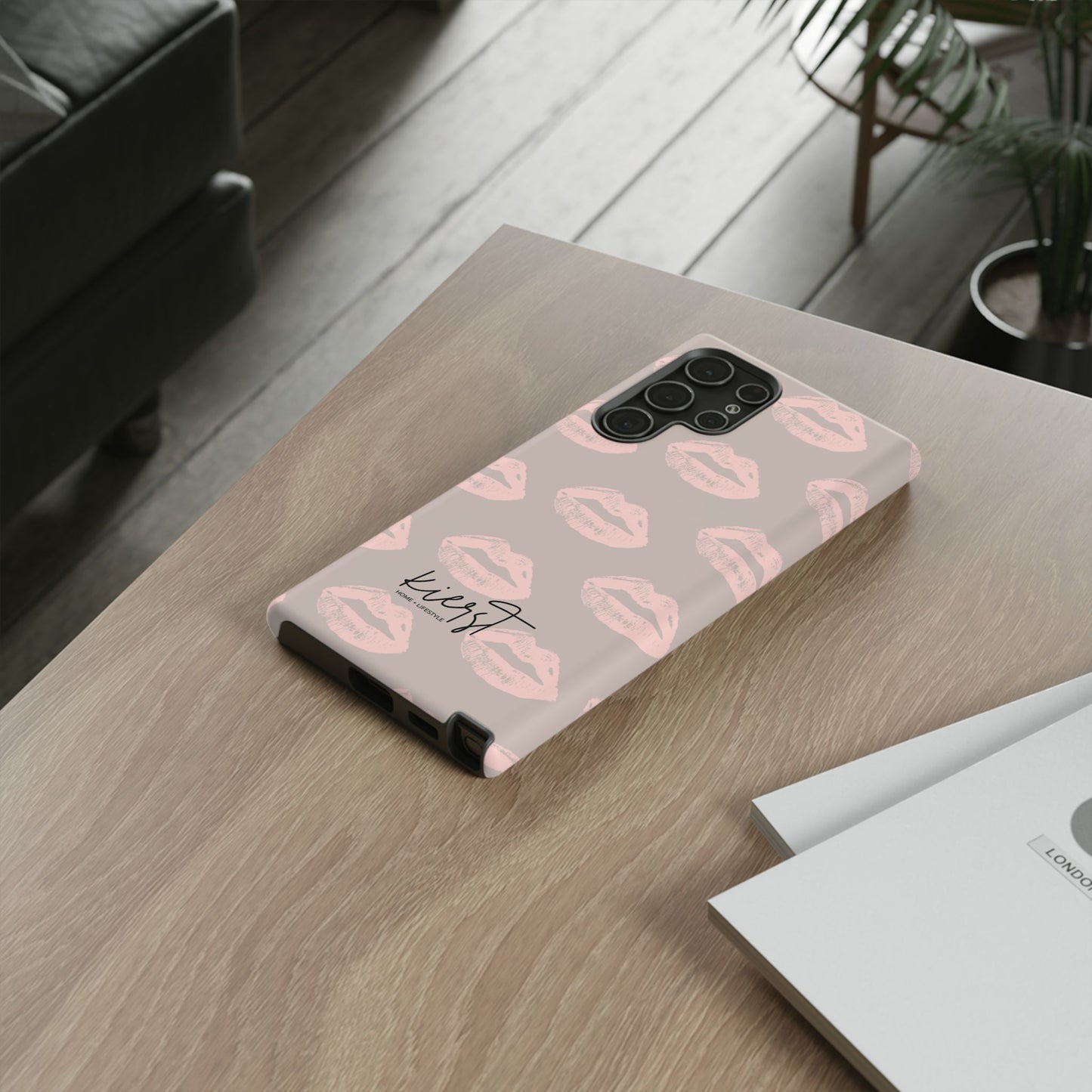 Pillow Talk–Inspired Lips on Oat Samsung Galaxy Case