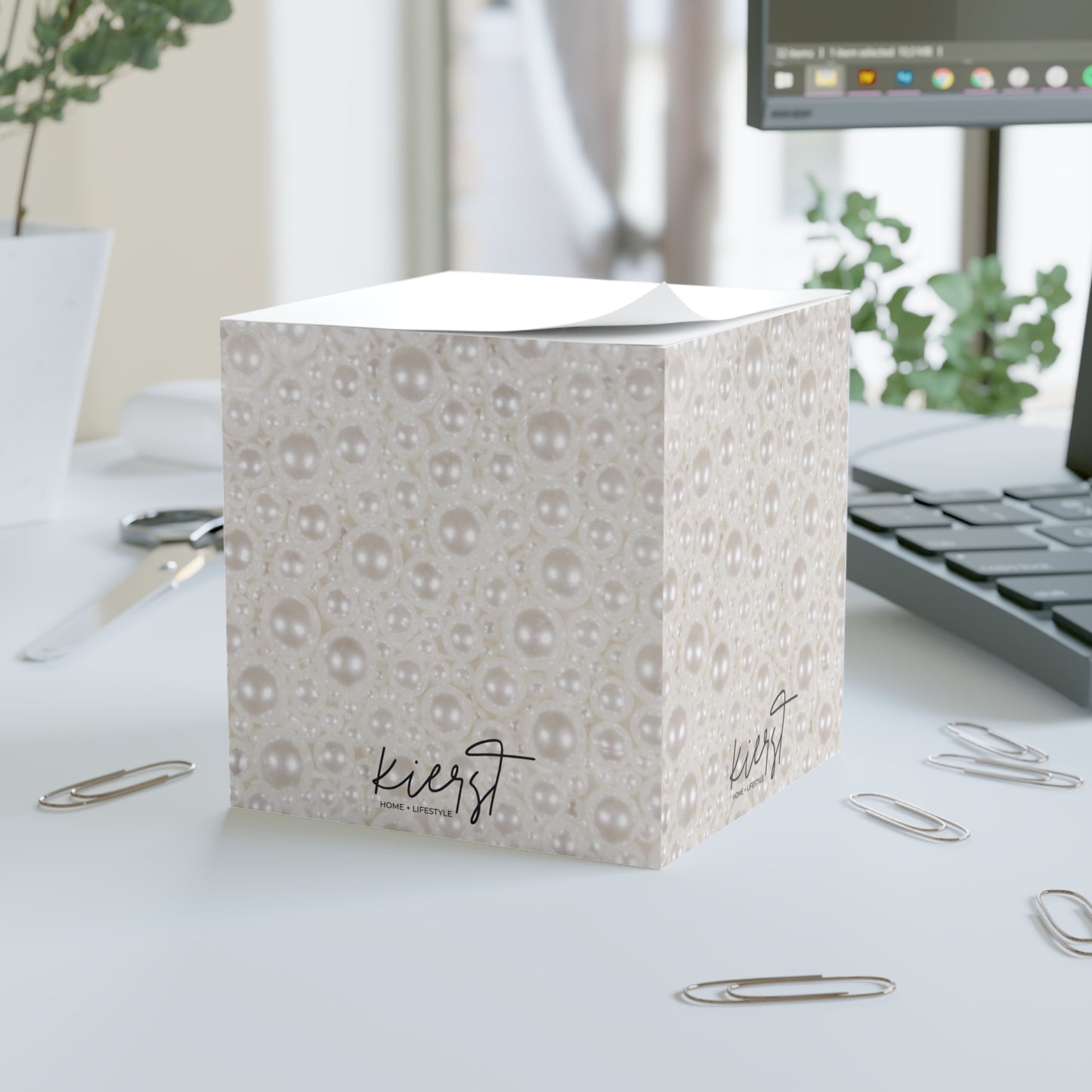 Various Pearls Sticky Note Cube | Soft Neutrals with a Touch of Glam