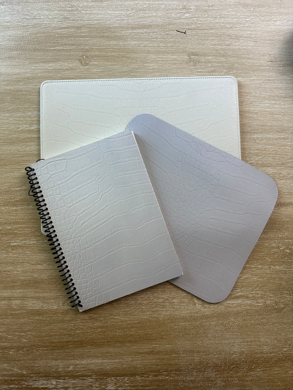 White Alligator Print Mouse Pad